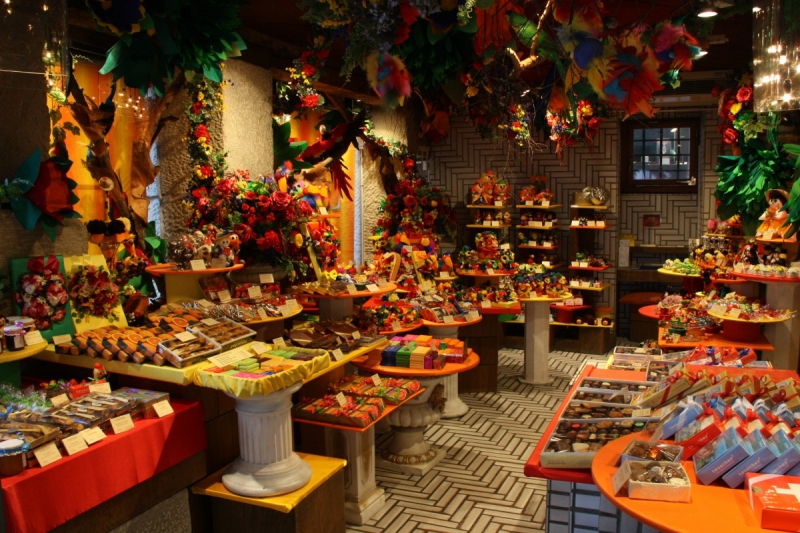 ecommerce-LE LAVANDOU-min_candy_store_chocolate_shop_chocolate_switzerland-393515